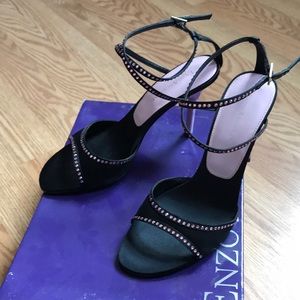 Enzo Angiolini heals